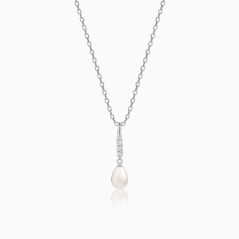 peridot layered necklace-Anushka Sharma Silver Drop of Pearl Pendant with Link Chain