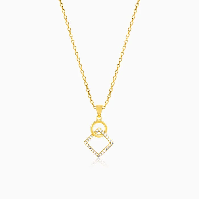 lavish cocktail necklace-Golden Cubic Circle Pendant with Link Chain