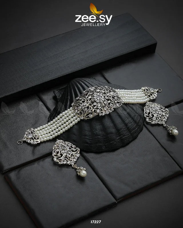 wave-shaped necklace-Hyderabadi choker