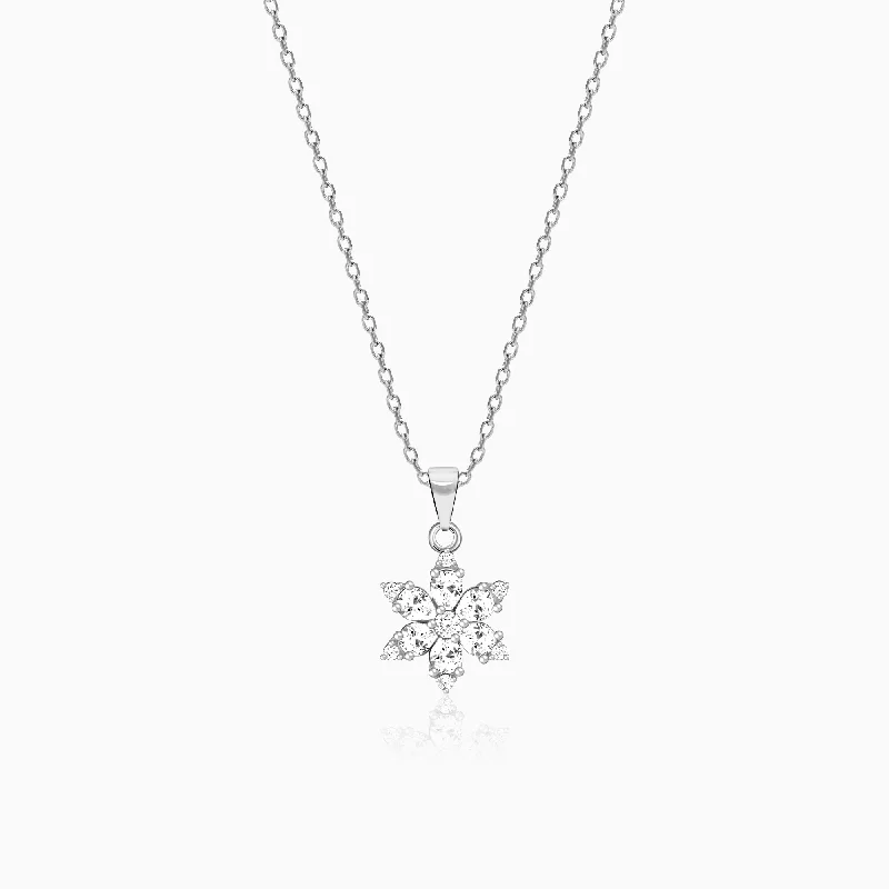 vintage-style chain necklace-Silver Flowery Snowflake Pendant With Link Chain